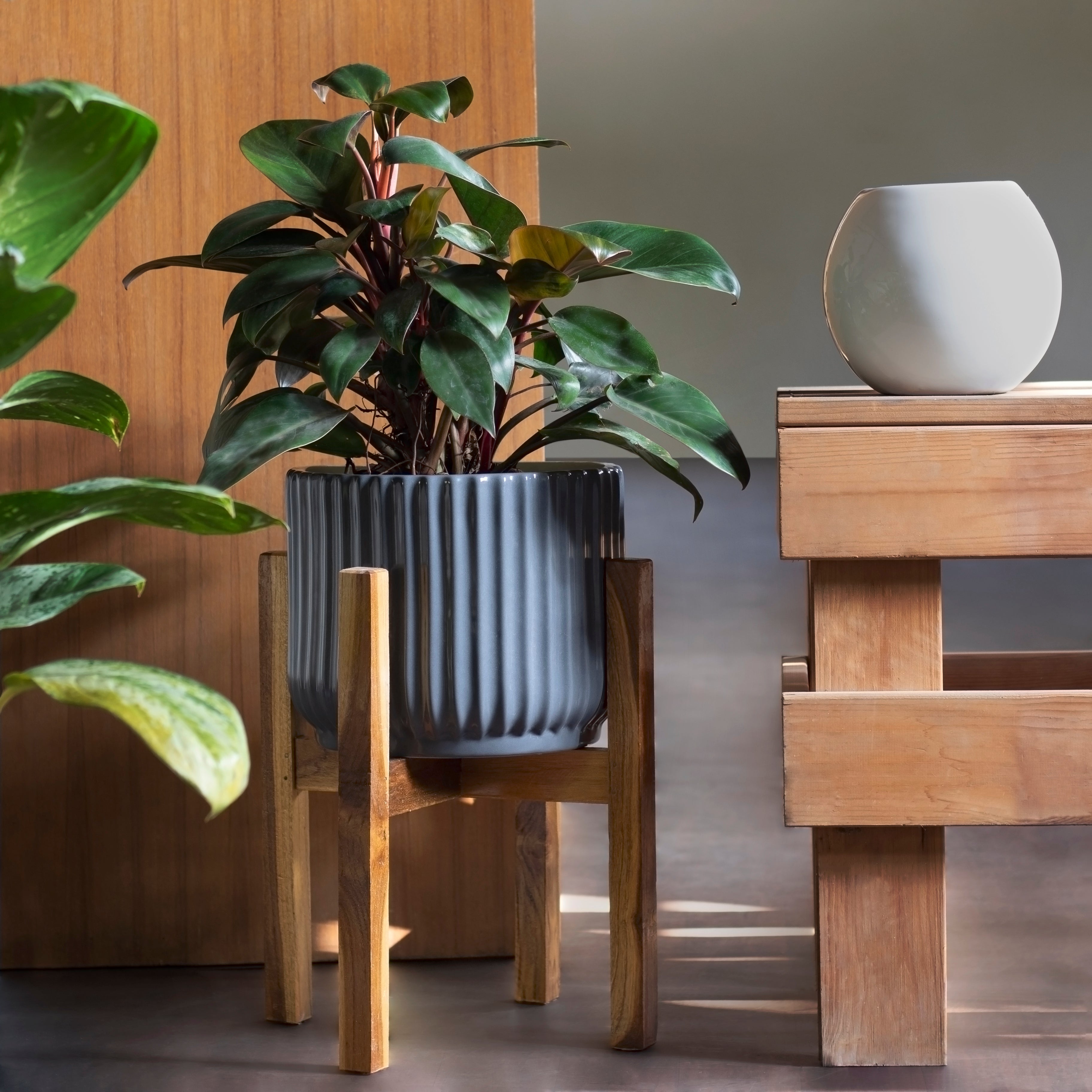 Ceramic Medium Planter with Wooden Stand | Grey By Harla Arts