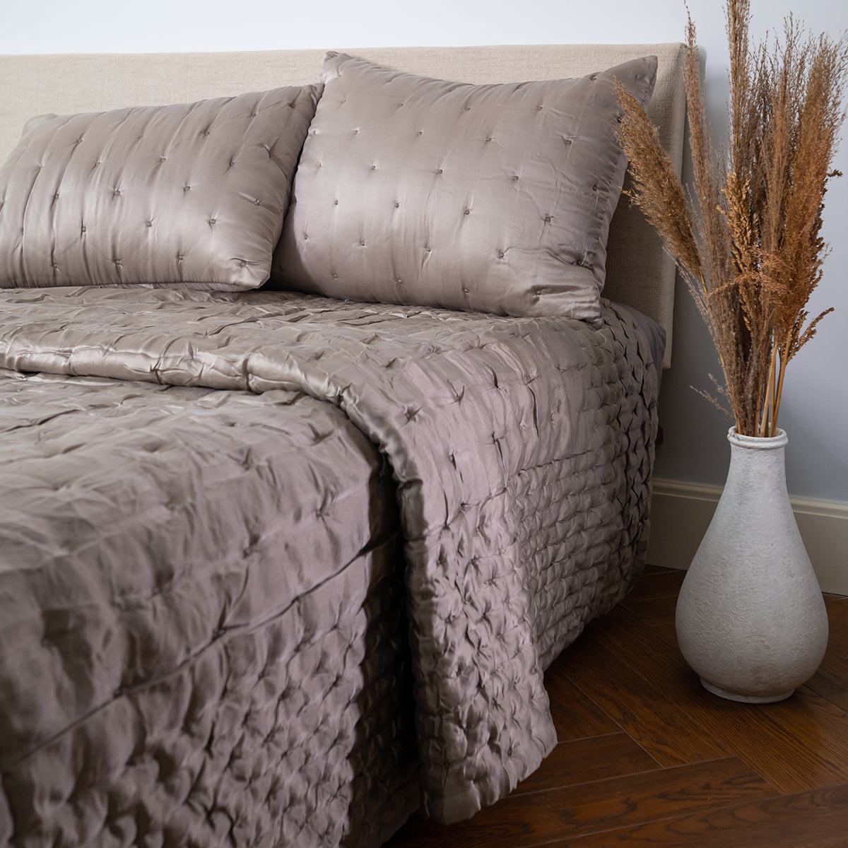 Paloma Silk Bedspread Set | Quilted | Brown By Aplito