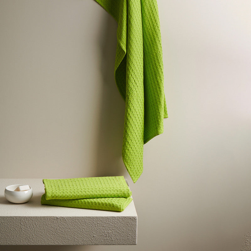 Cotton Bath Towel | Super-Absorbent | Spring Green | 70 x 140 cm