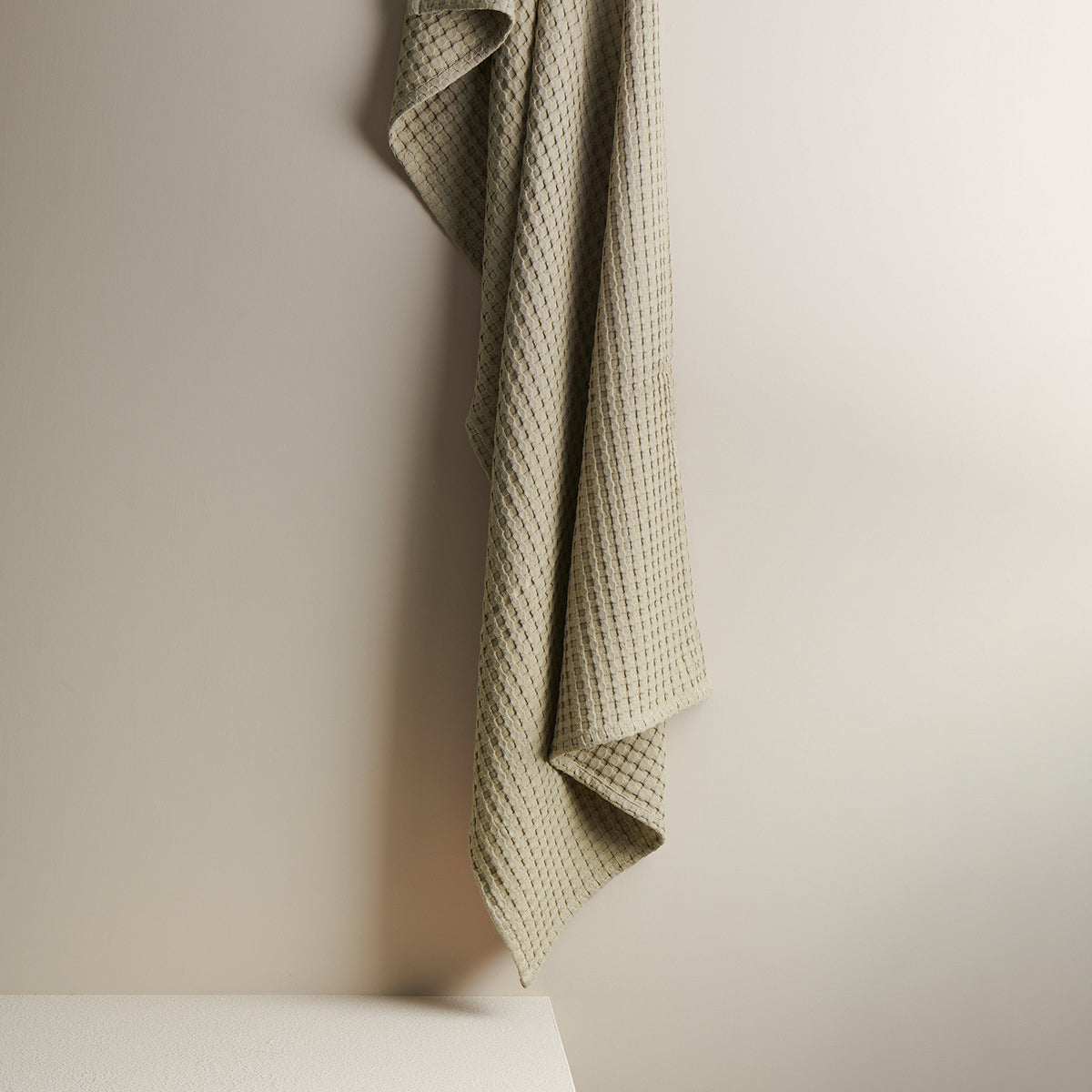 Cotton Bath Towel | Waffle Design | Moss Green | 70 x 140 cm