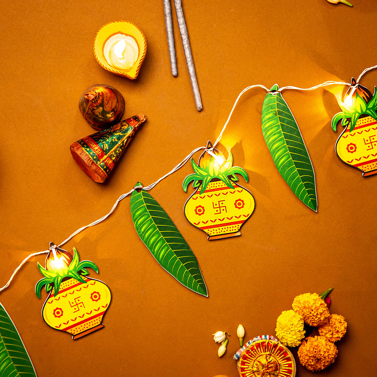 Bandhanwar Toran | Birch Wood | Light Bunting | Kalash Design | 118 Inches By Think Artly